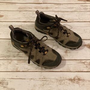 Timberland Lace Up Tan and Black Low Hiking Boots Size 6